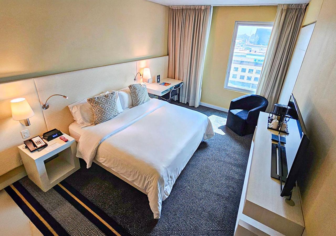 Hotel Movich Buro 26 Bogotá Exteriér fotografie A room at the hotel