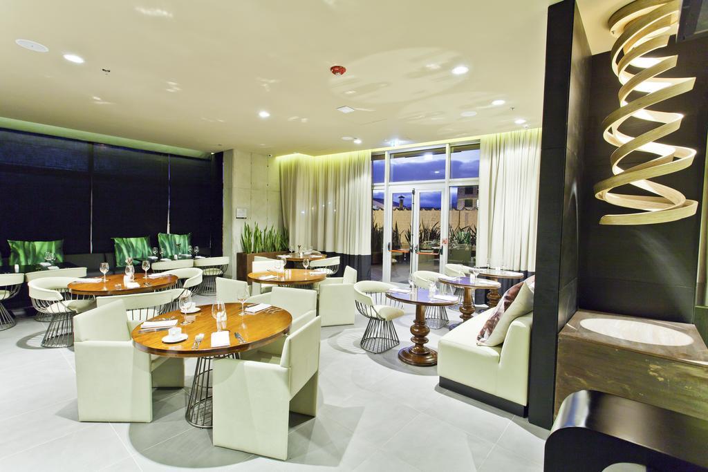 Hotel Movich Buro 26 Bogotá Exteriér fotografie The restaurant