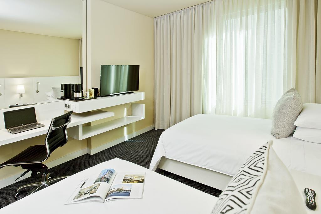 Hotel Movich Buro 26 Bogotá Exteriér fotografie A typical room at the hotel