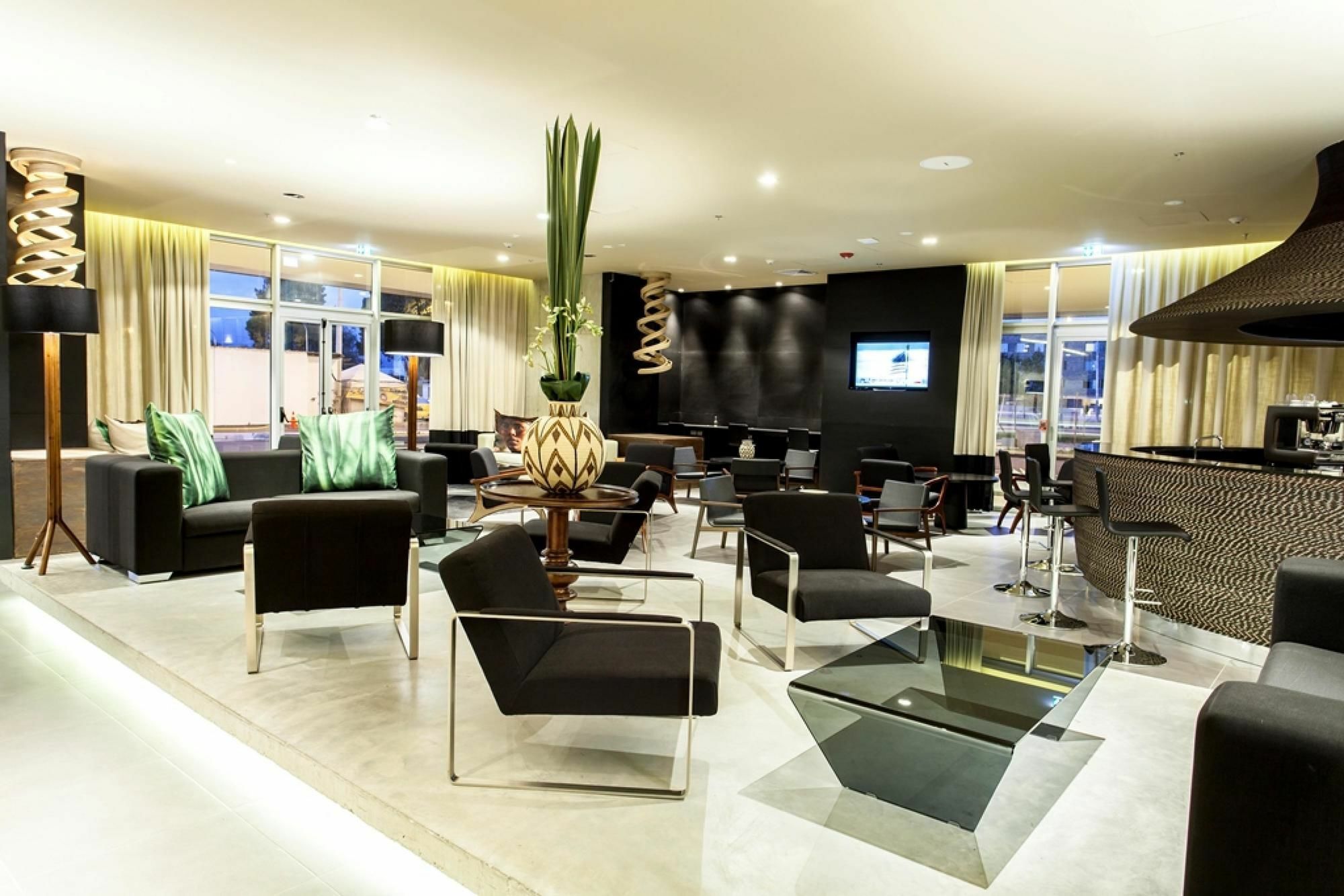 Hotel Movich Buro 26 Bogotá Exteriér fotografie The lounge at the airport