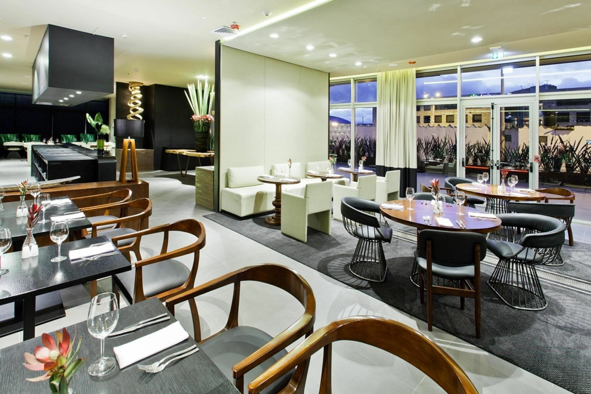 Hotel Movich Buro 26 Bogotá Exteriér fotografie Restaurant